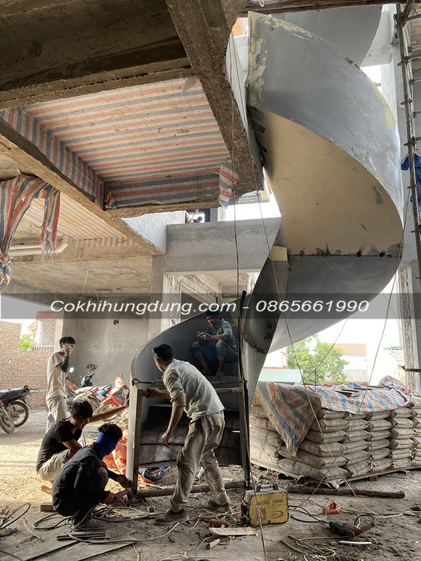 mẫu cầu thang xoắn ốc đẹp ms46